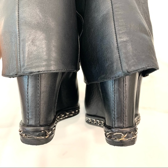 SOLD. CHANEL boots 38 run small - Picture 13 of 14